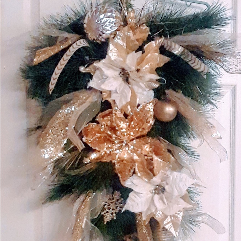 CHRISTMAS in July Sale  SWAG,GOLD & WHITE